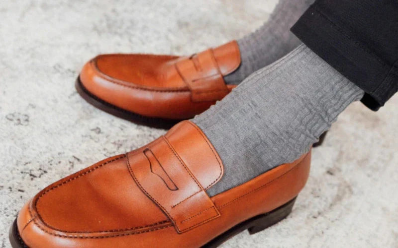 How to choose the right color for your socks? - Finsbury Shoes How to choose the right color for your socks? - Finsbury Shoes