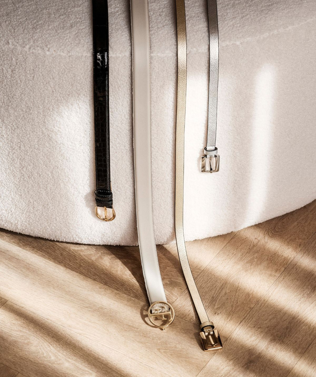 PARIS Cognac belt with gold buckle