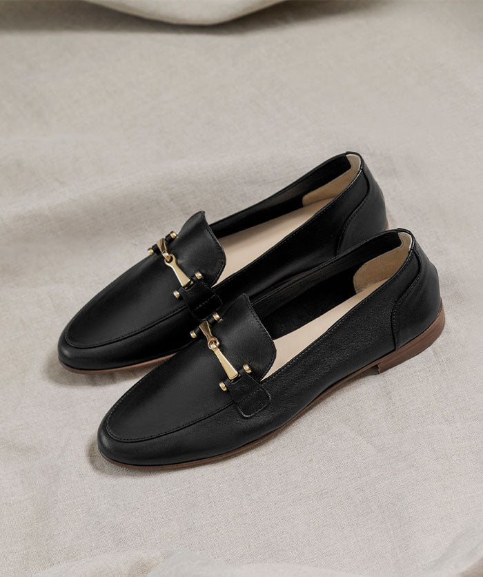 AMÉLIE Black Moccasins