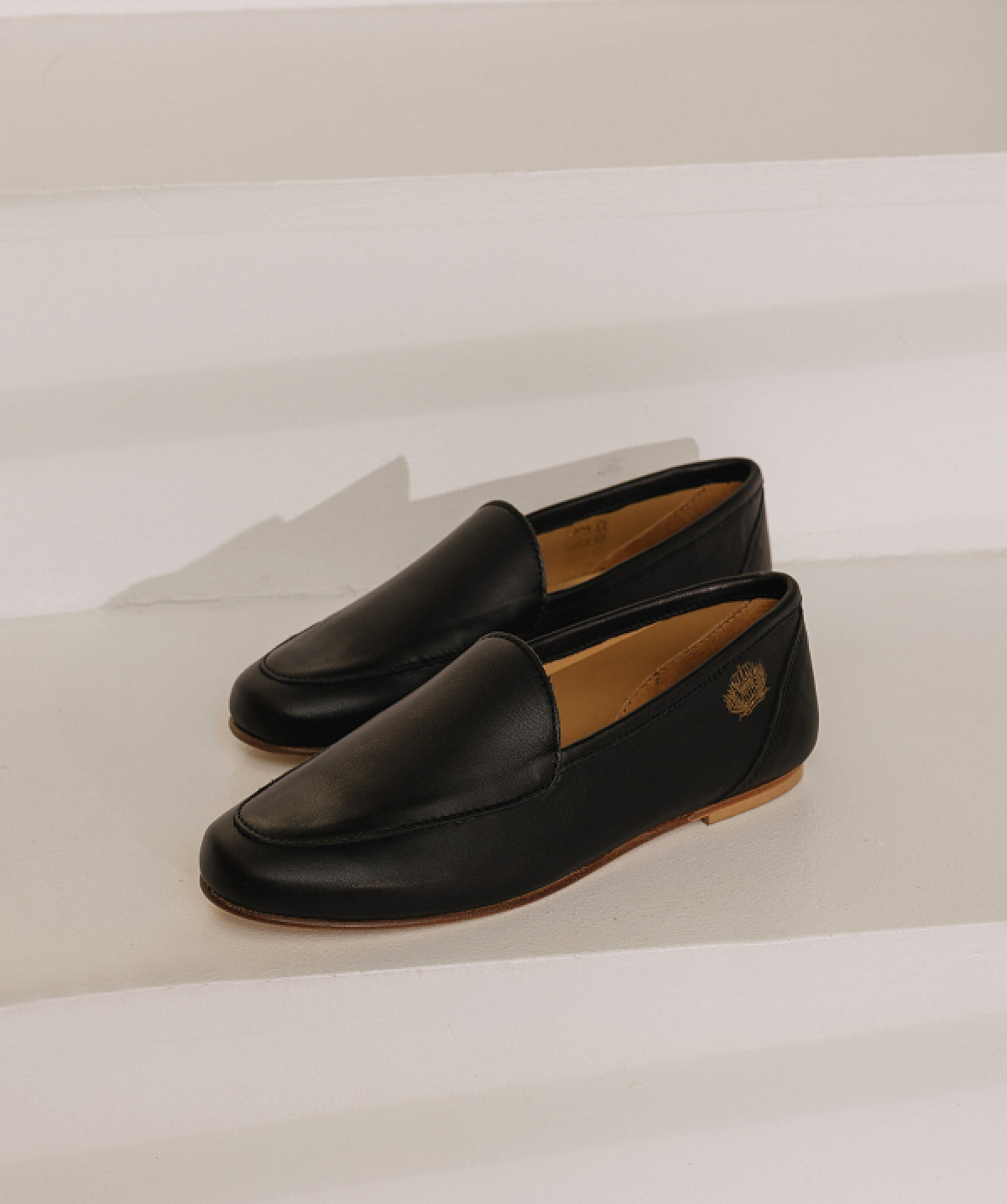 PALOMA Black Moccasins