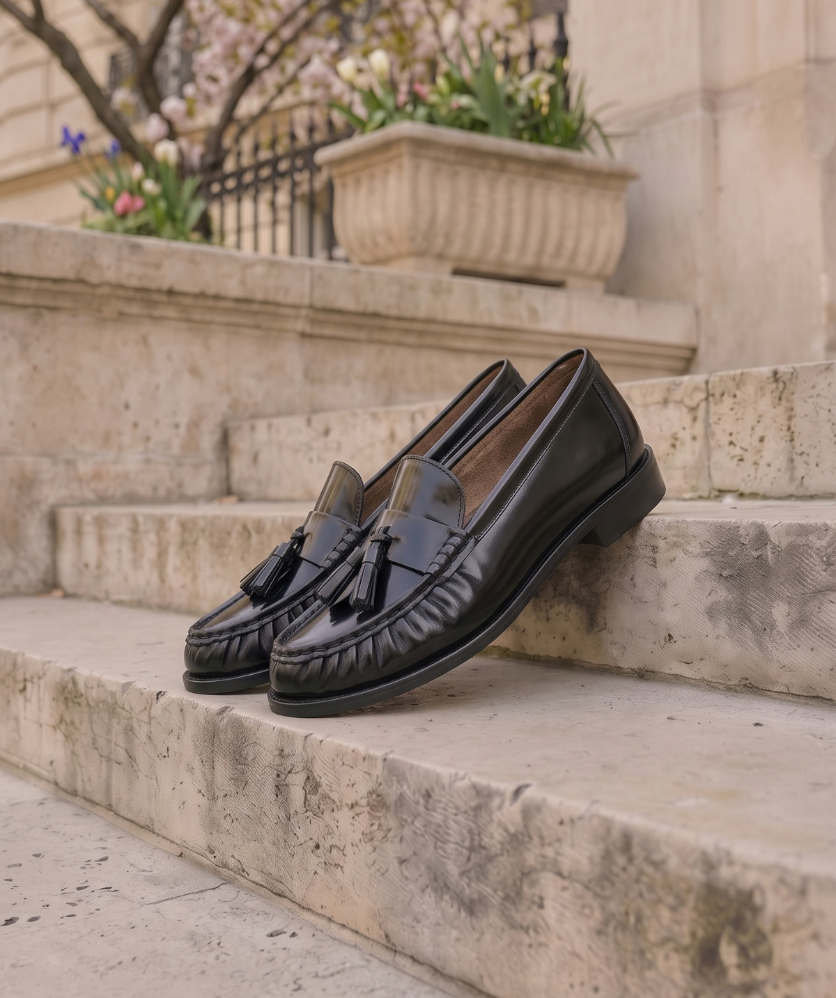ÉLIETTE Black Loafers