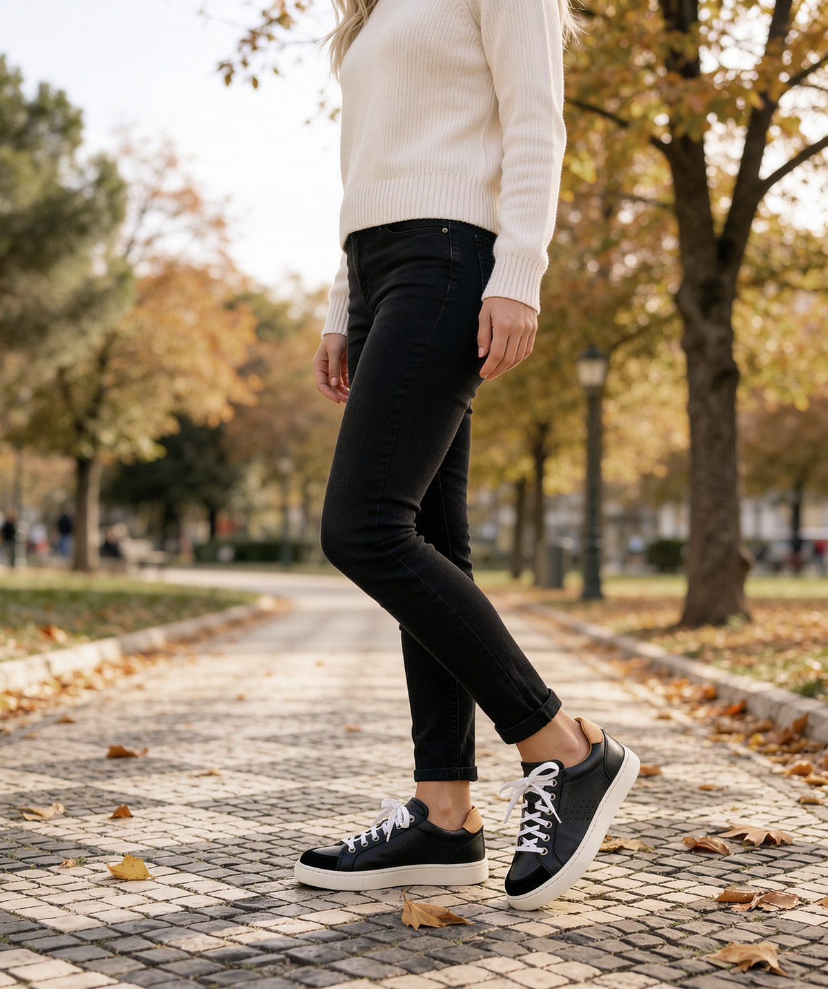 EMMA Black Sneakers
