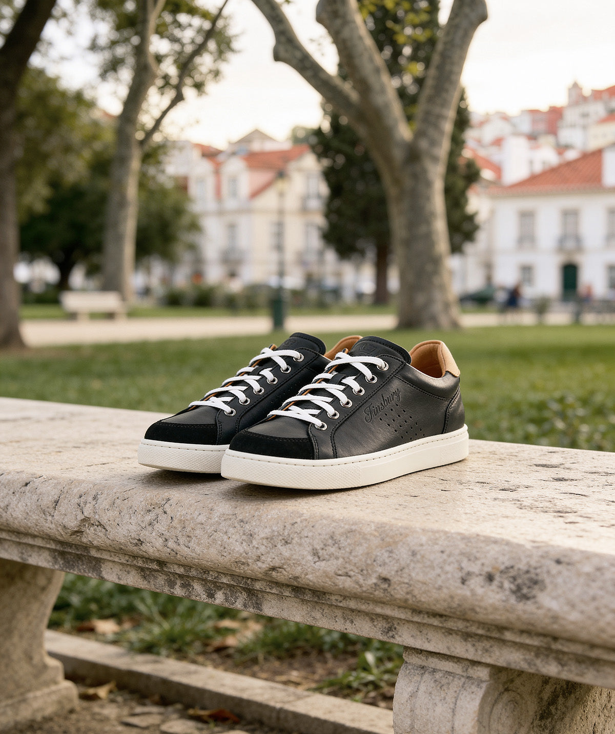 EMMA Black Sneakers