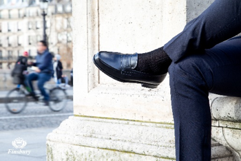 How to match your socks with your outfit? - Finsbury Shoes